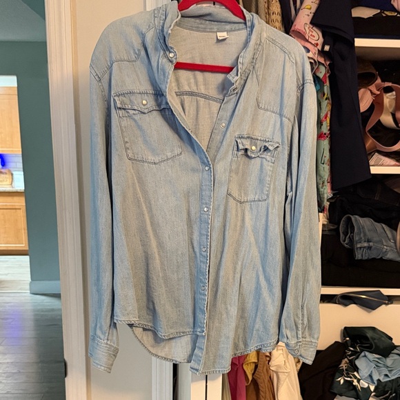 Old Navy Light Blue Denim Shirt - Picture 1 of 3